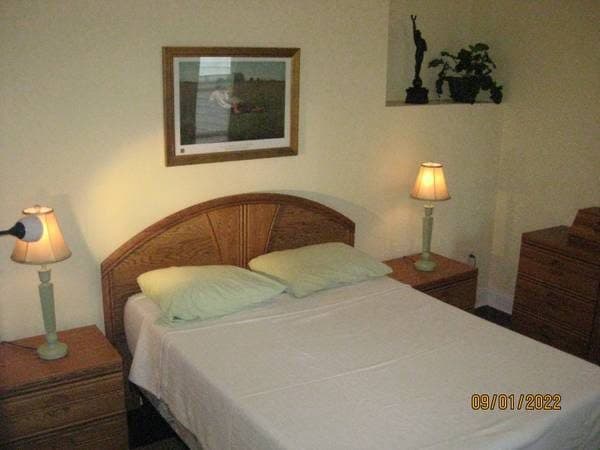 Furnished bedroom,in-suite bath, All utilities included.MIT.MGH, 1