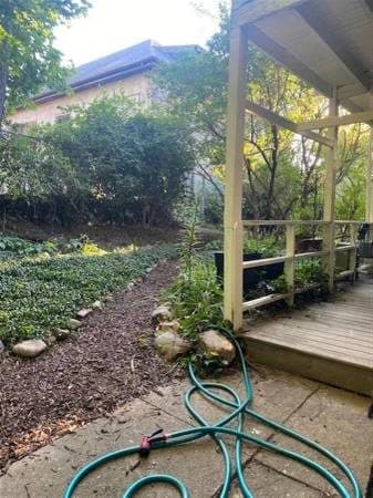 Large 5 room 2 BR * Free WD * Porch, yard * Great location! 2