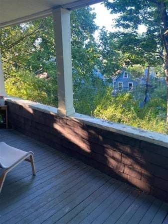 Large 5 room 2 BR * Free WD * Porch, yard * Great location! 3
