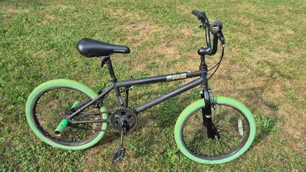 Huffy Revolt 20" BMX Bicycle 1