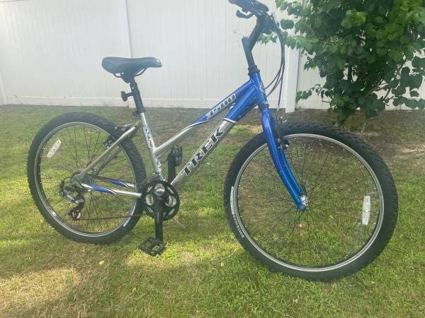 Bike Trek 3500 Higher End 21Spd Mountain Bike 16” Alpha Aluminum Frame 1