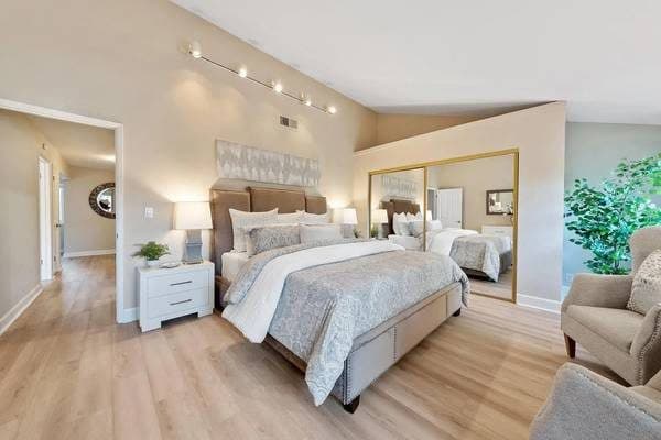 Room for Rent - 2 Pools, Tennis Court, Basketball Court 1