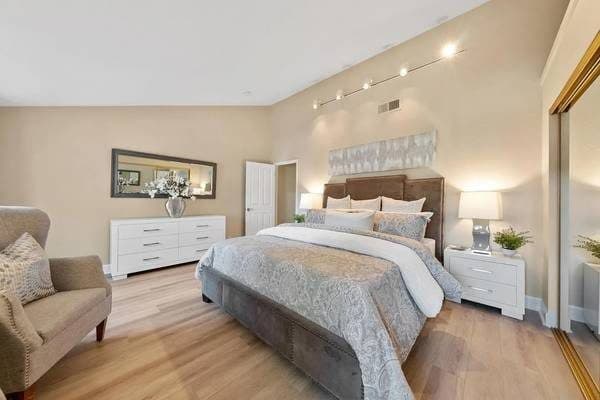 Room for Rent - 2 Pools, Tennis Court, Basketball Court 3