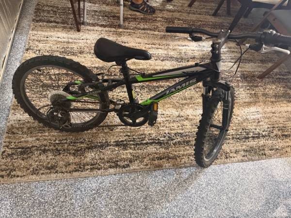 Jamis Kids Mountain Bike – 20" Wheels 1
