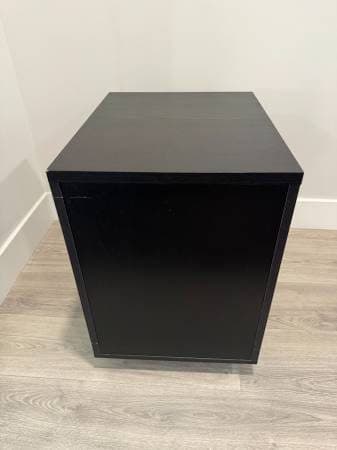 2-drawer unit on wheels 3