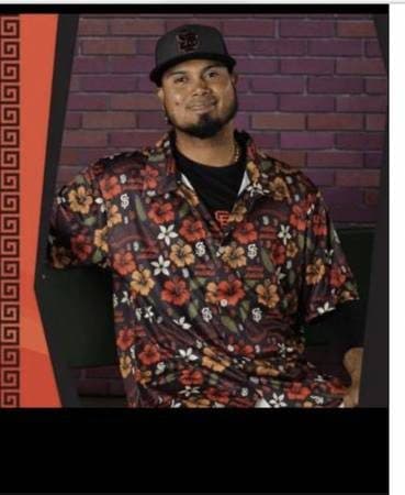 SF Giants Brandon Belt jersey size M for trade for Gigantes Hawaiian 2