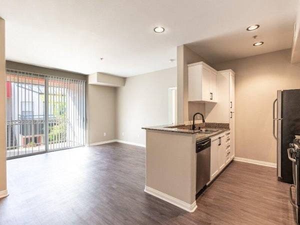 Exceptional 2 BR-Walk to CSUN! Washer/Dryer In-Unit, Pet Friendly 1