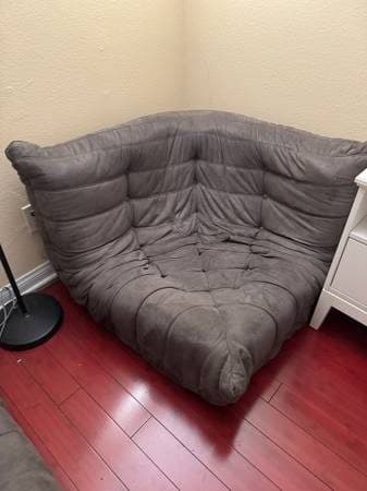 LOUNGE SOFAS 1