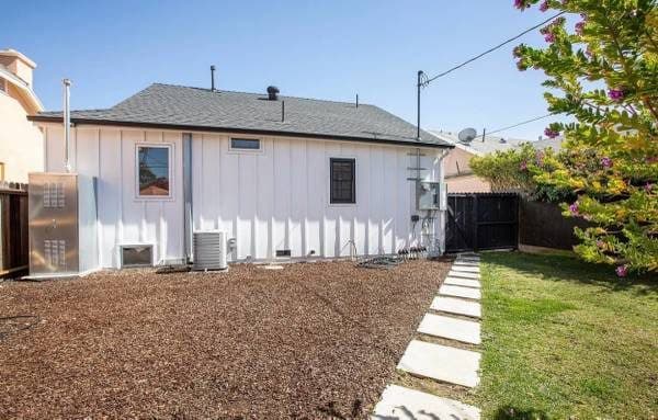 Bright and updated 1 bedroom, 1 bathroom home 1