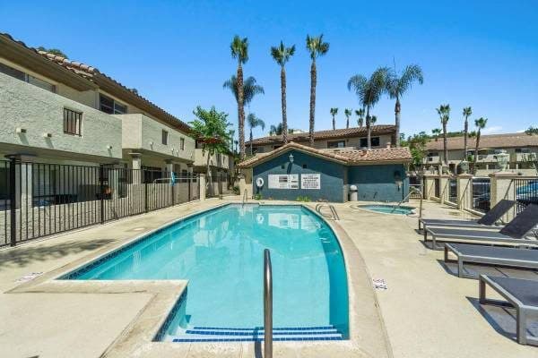 Exceptional 1 BR Retreat-Moments to UCSD & Beaches! 3