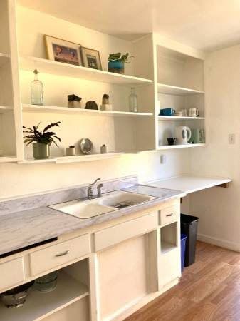 1 Bedroom/1 Bath, Fully Furnished Duplex Unit, Move-in Special 3