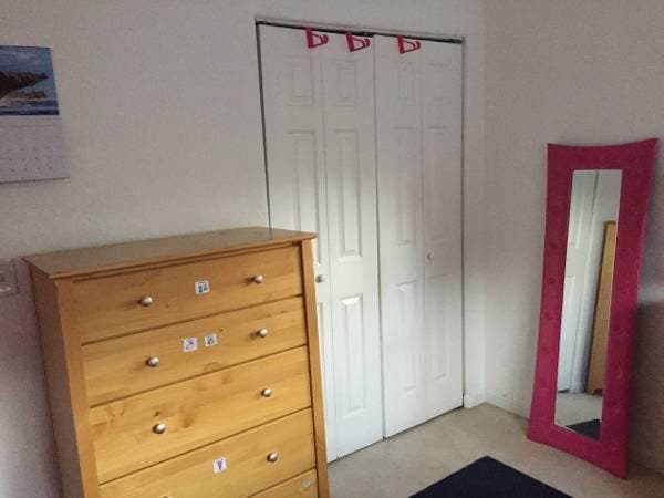 FURNISHED & AIR CONDITIONED BEDROOM IN UPSCALE HOME 2