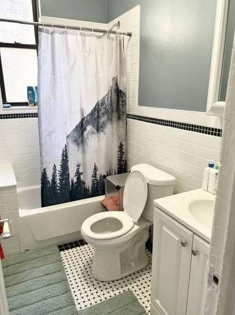 Master Bedroom w/Bath in Brickell available on Aug. 3