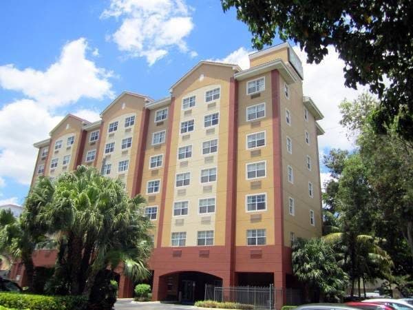 Furnished Studio- Near Coral Gables 1