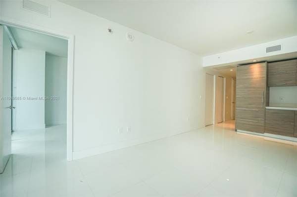 1 Bedroom 1 Bath SLS Brickell Great Views and Balcony 2