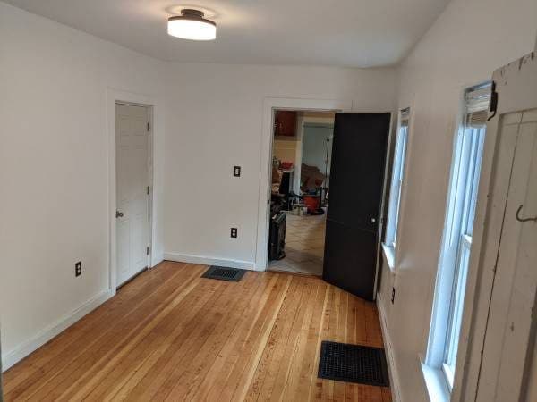 Downtown room for rent 3
