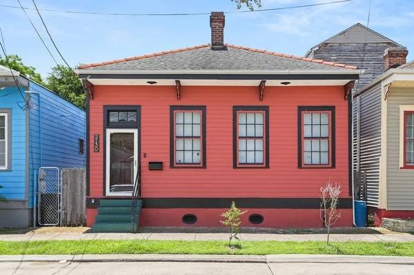 Beautiful 2bd/2bath house near St. Charles in vibrant New Orleans 1