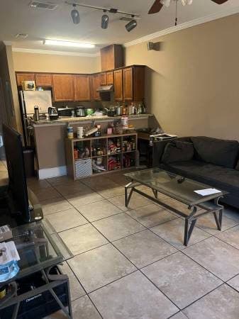 Fred Smith Road apartment room for rent 1