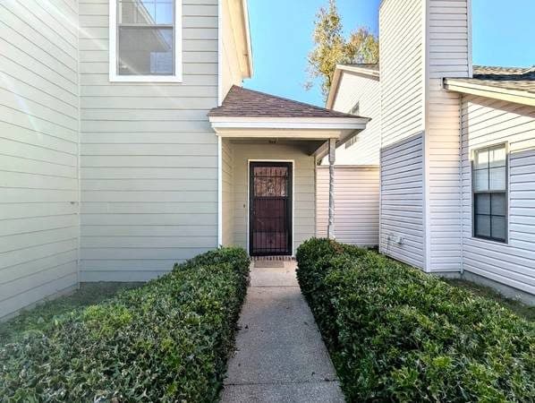 Open 3 Bed 2 Full Bath 1