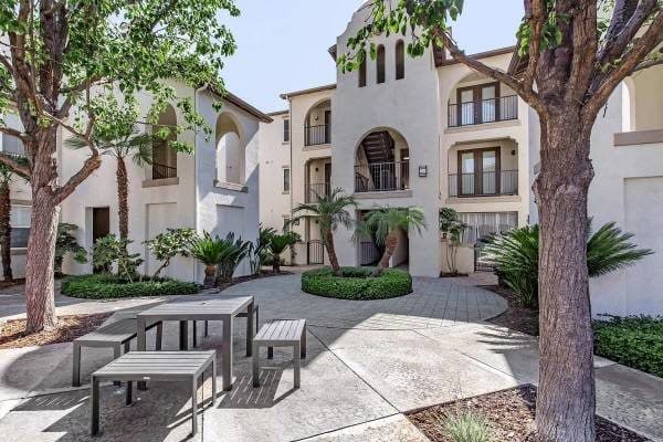 Crown Molding, Walk-In Closets, Dishwasher, Washer/Dryer 3