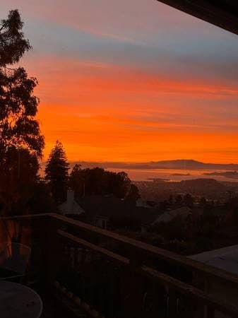 3 Bedrooms Available In Large Berkeley Hills Home 1