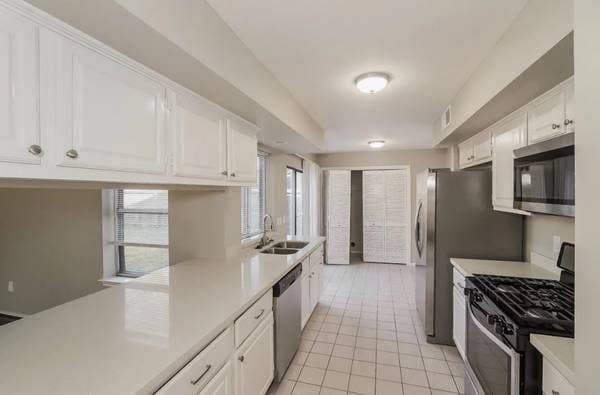 Modern 4 Bed, 2 Bath Single Family Home in  Phoenix, AZ - $1500/Mo 3
