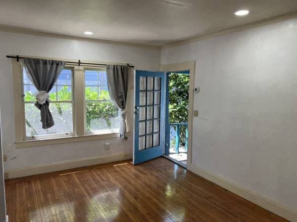 Private bedrooms available -- close to Telegraph! 2