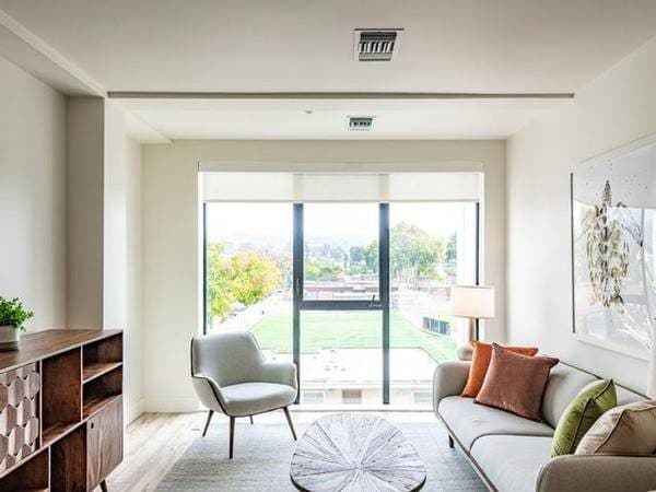 TMLP 12-mo. | Affordable Temescal Studio - Walk to Everything! 3