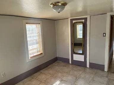 FURNISHED 1 BEDROOM ALL UTILITES INCLUDED! 2