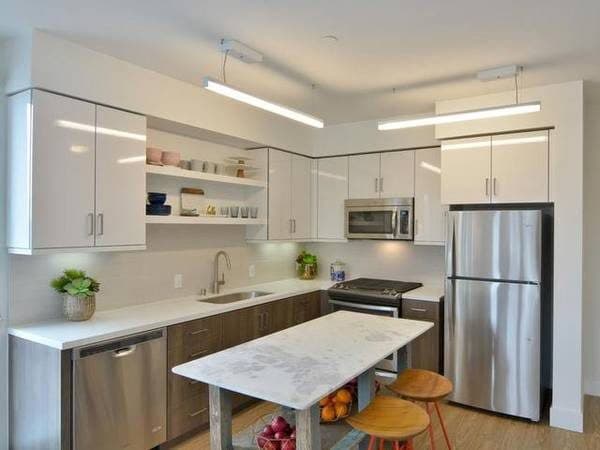 TMLP 12-mo. | Step Into Style: Parker Apartments' Artisan Homes in Berkeley 1
