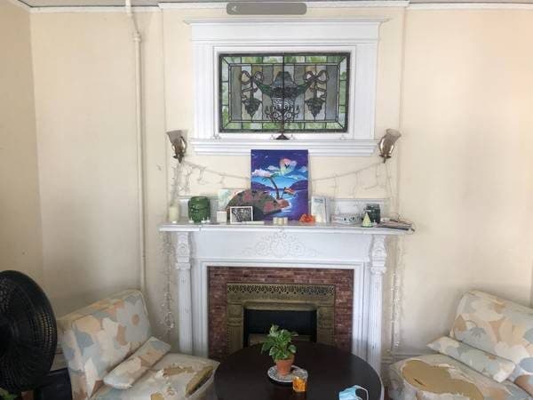 Live in a  large Victorian house 3
