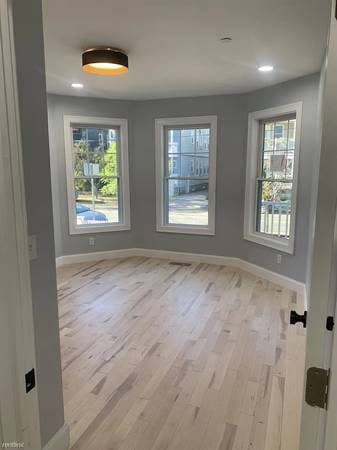Room w/ Private Bath in 2BR/2BA near Davis Square — $2,150 — Avail 8/1 1