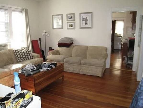 $1,200 / 1br - Private Room for Male Roommate - Somerville (Near Cambr 2