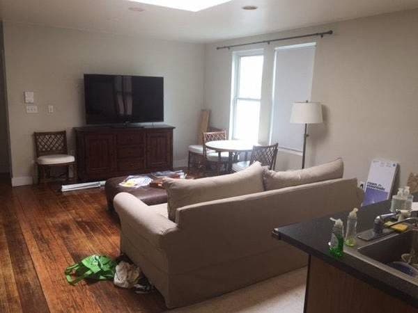Amazing renovated, 2 bed-HBS-porch, pkg avail, A/C laundry, 8/1 1