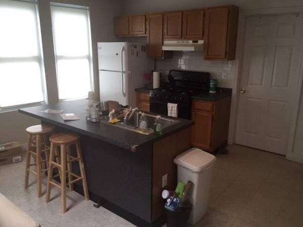 Amazing renovated, 2 bed-HBS-porch, pkg avail, A/C laundry, 8/1 2