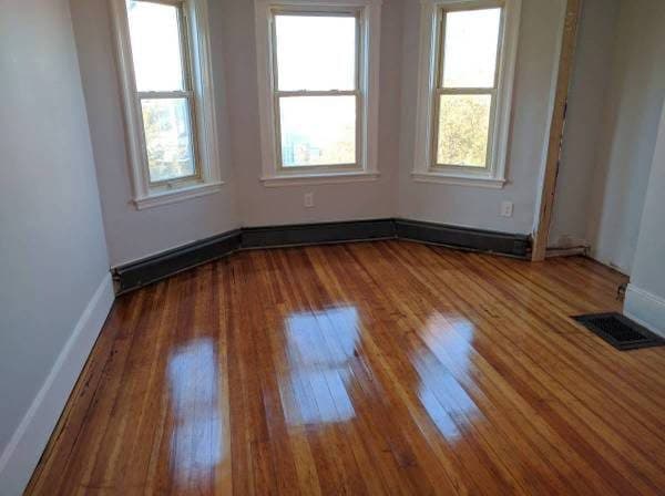 1 Room available in apartment Magoun Sq near Tufts 3