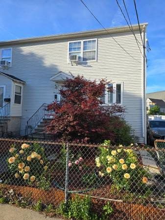Private room in 4 BR 3.5 bath in Union Sq Somerville 8/1 move in 1