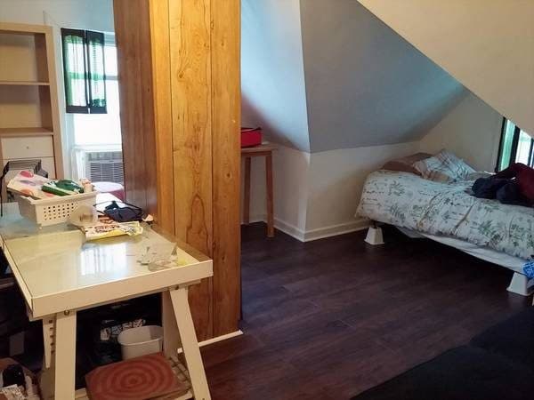 3BRs in 4BR apartment available Sept 1 (Union Sq/Sullivan) 2