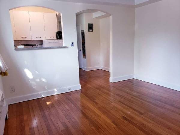 Cute Studio near BC Law, Bus 52 & Express Bus to Downtown Boston 2