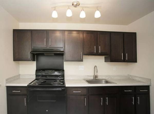 Vibrant Living Meets Cozy Retreats: Your Next Home Awaits Here! 1