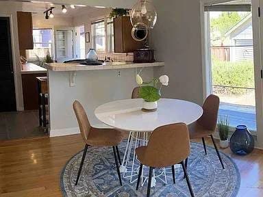 FURNISHED 2 BEDROOM ALL UTILITES INCLUDED! 3