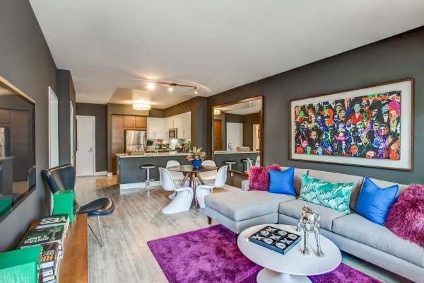 Wi-Fi Available, Walk-In Closets, On-Site Dog Park, Quartz Countertops 3
