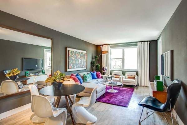 Wi-Fi Available, Walk-In Closets, On-Site Dog Park, Quartz Countertops 1