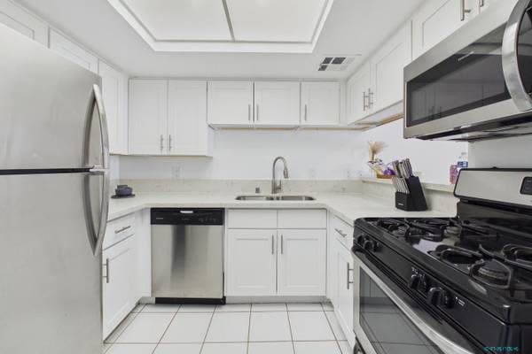 Virtual Tour | 2 Bedroom TH in West Los Angeles | SS Appliances 1