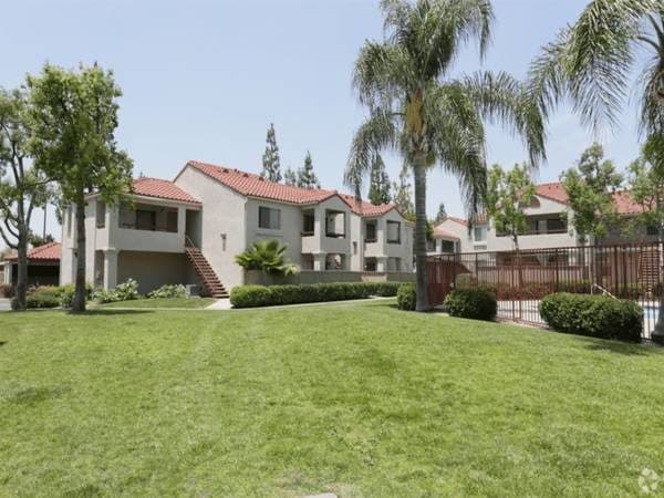 1BD 1BA, Window Coverings, Pool 2