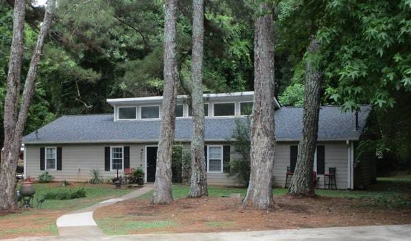 134 Ashmore Ct Recently renovated 1