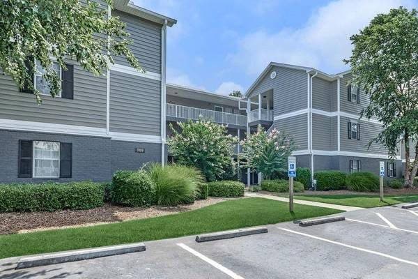 Upgrade to Comfort-2 BR with Washer/Dryer & Plenty of Space 1