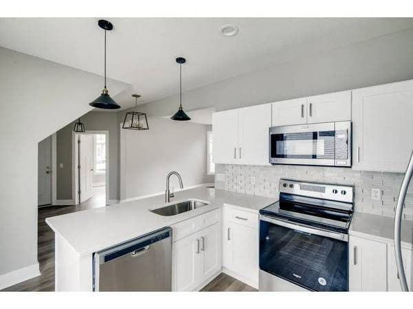 Vibrant 2 Bed/1 Bath Unit in NE Minneapolis - $1700/mo 2