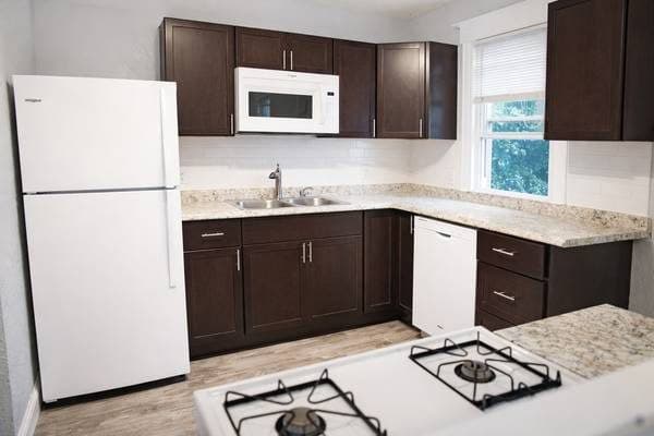 6BR/2BA Upstairs Triplex Unit - Como - Near U of M - 9/1 Move In 1