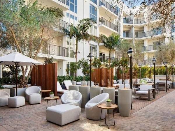 Breathtaking Hollywood Views, Beautiful Wood Grain Flooring 2